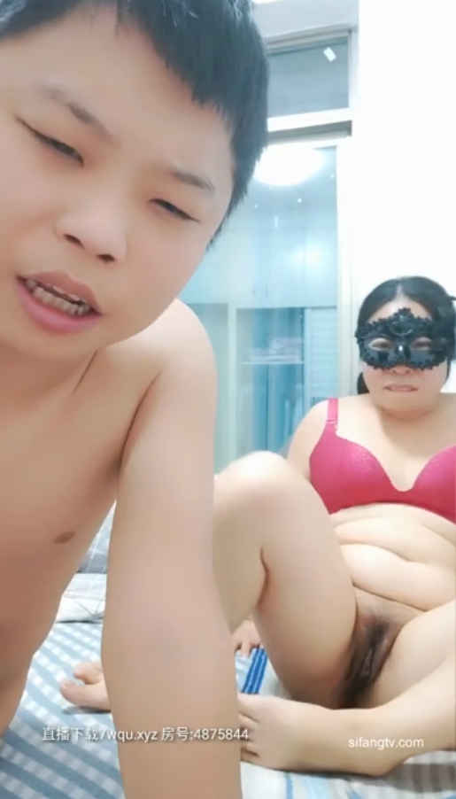 成都母子系列，熟女小马母子乱伦直播（8.52G）